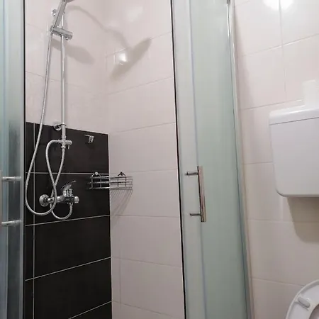 Paris -free Private Parking Apartment