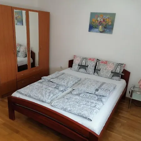 Paris -free Private Parking Apartment Novi Sad