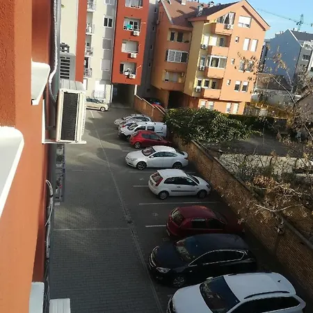 Paris -free Private Parking * Novi Sad