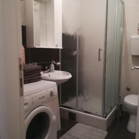 Paris -free Private Parking Apartment